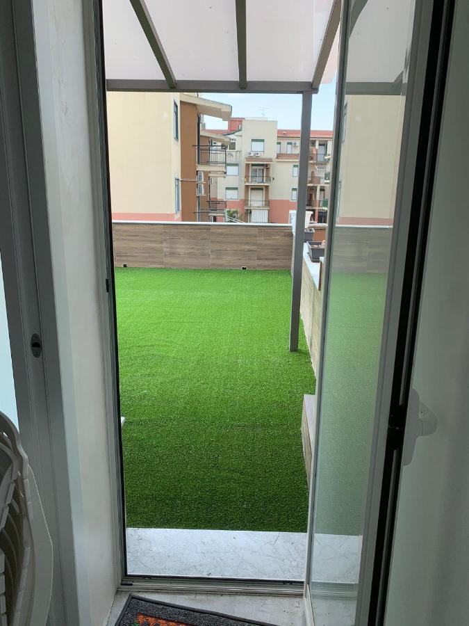 Le Rocce Nere Aparthotel Giardini Naxos Ngoại thất bức ảnh